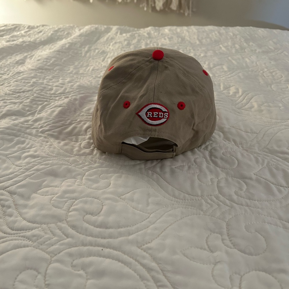 Cincinnati Reds baseball hat - Picture 3 of 4